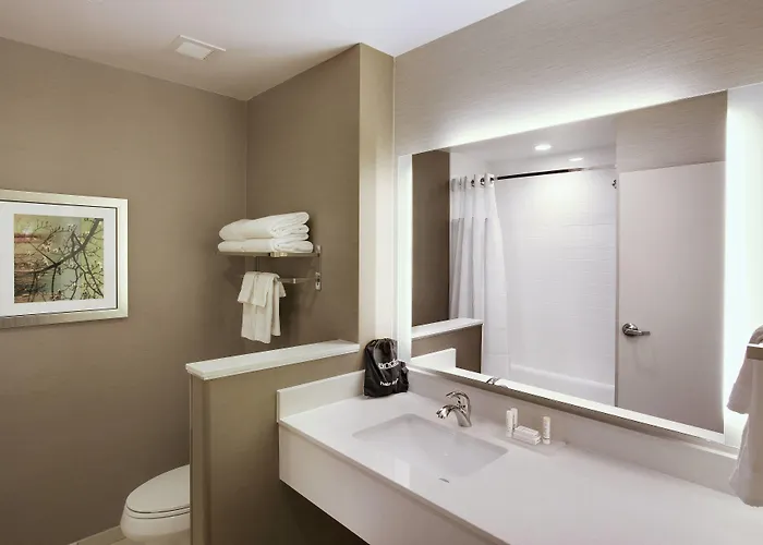 Fairfield & By Marriott Phoenix Tempe/airport Hotel