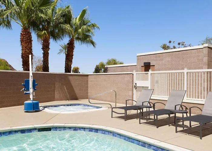 Hotel Fairfield & By Marriott Phoenix Tempe/airport 3*